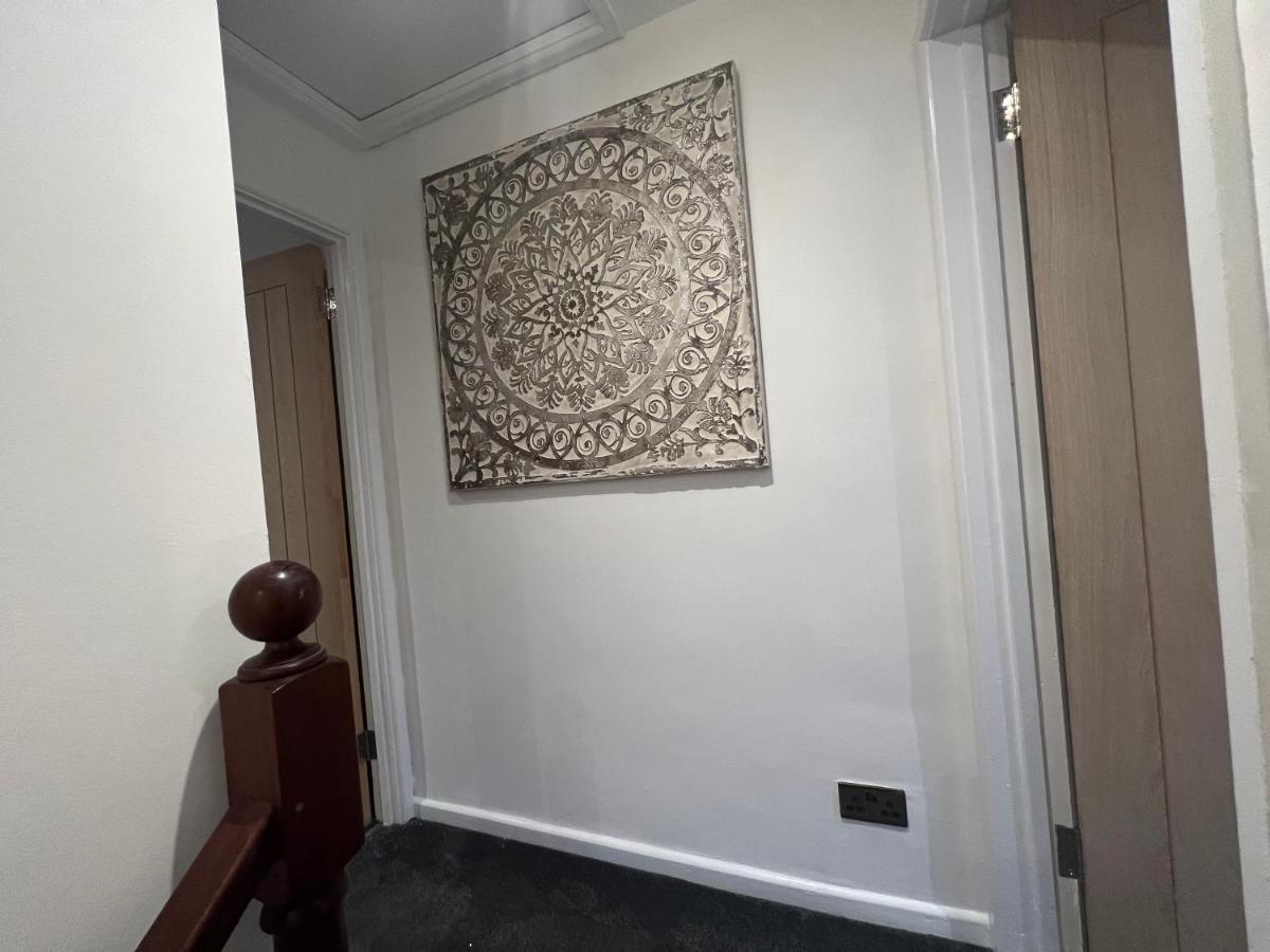 House Sleeps 8. 2Bedrooms & Sofa Beds In Sitting Room 바스 외부 사진