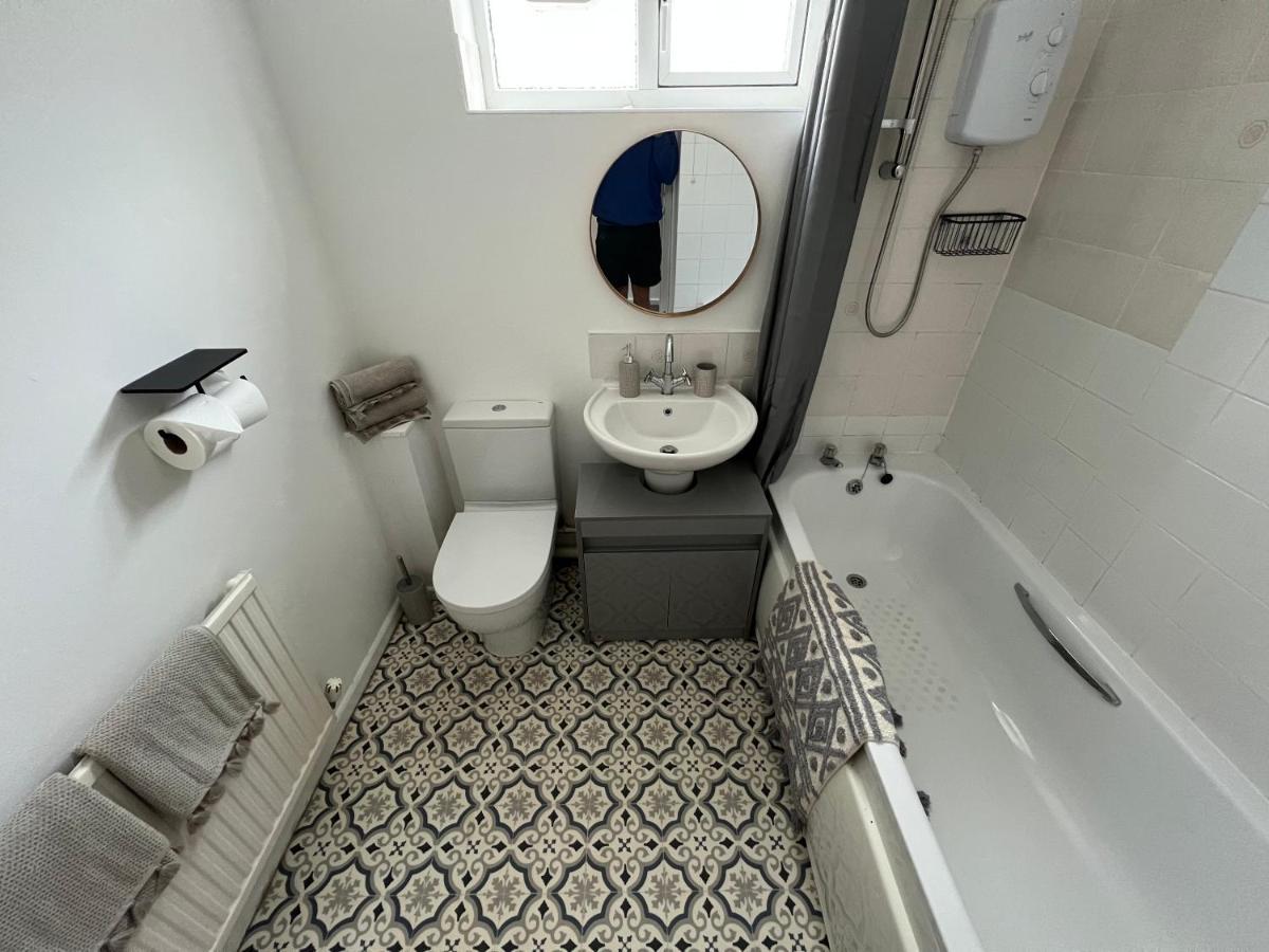 House Sleeps 8. 2Bedrooms & Sofa Beds In Sitting Room 바스 외부 사진