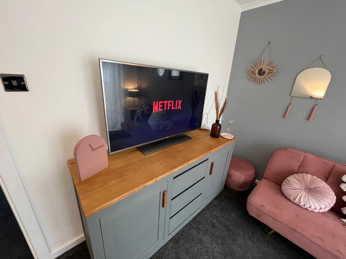 House Sleeps 8. 2Bedrooms & Sofa Beds In Sitting Room 바스 외부 사진